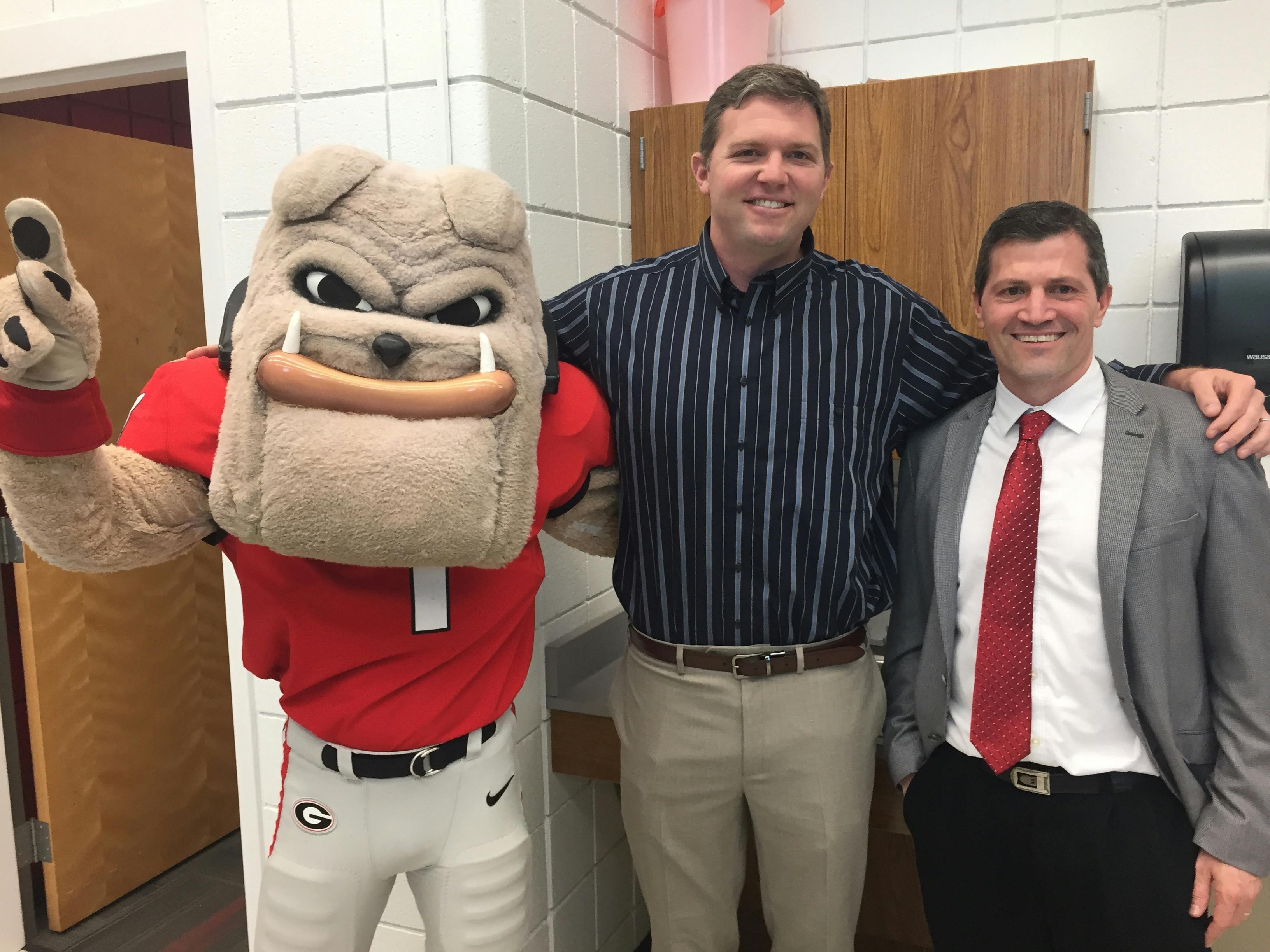 Posing with Hairy Dawg
