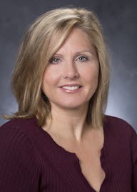 Laura Nichols headshot